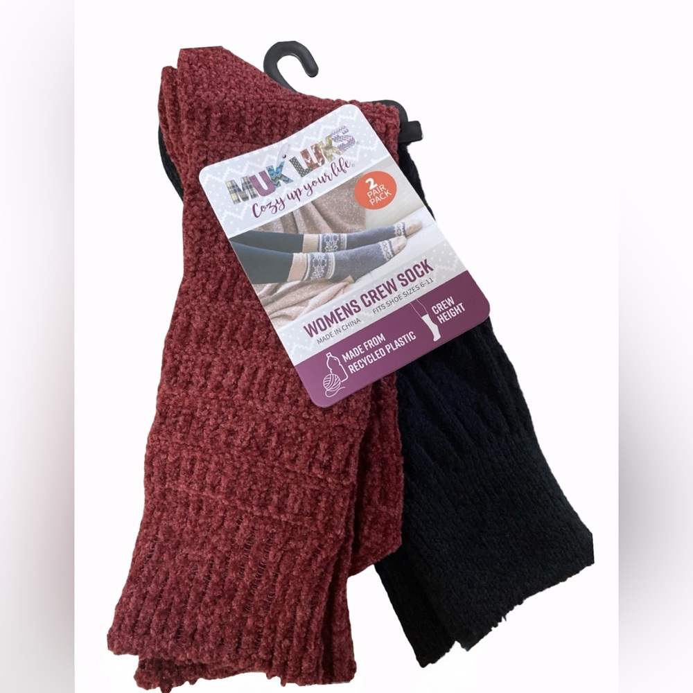 Muk Luks 2 Pack Crew Socks
Red & Black
New with Tags